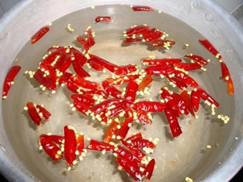 如何自制杀虫水植物_自制杀虫剂种菜不用愁_10种自制杀虫水